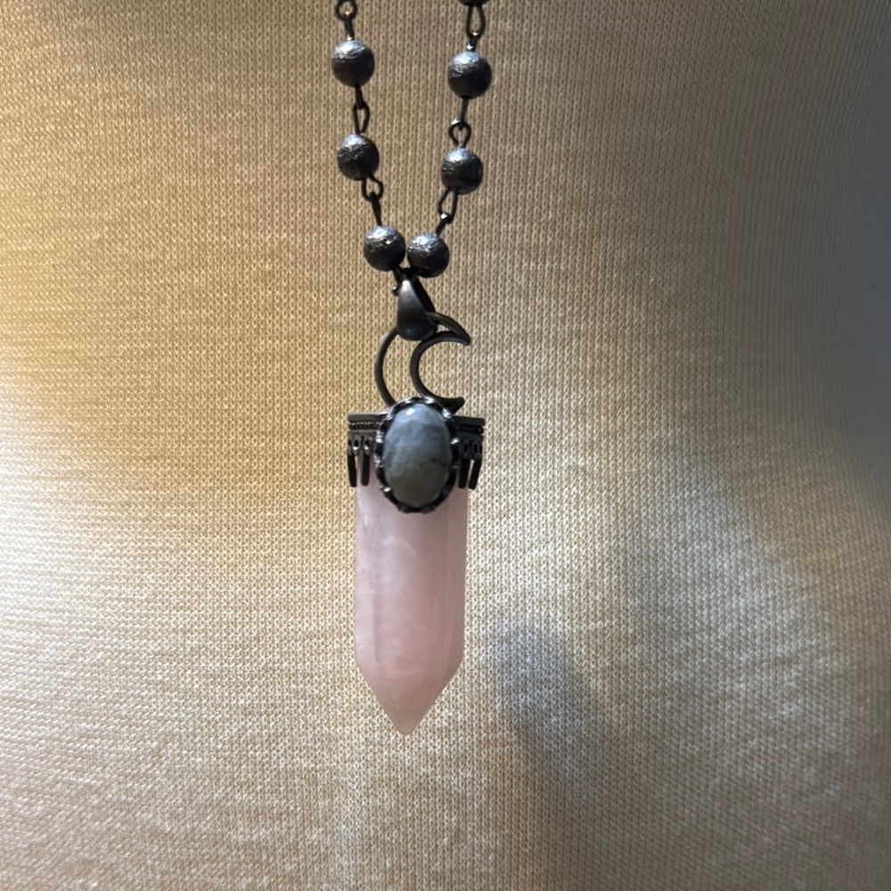 Elegant Pink Stone Pendant Necklace